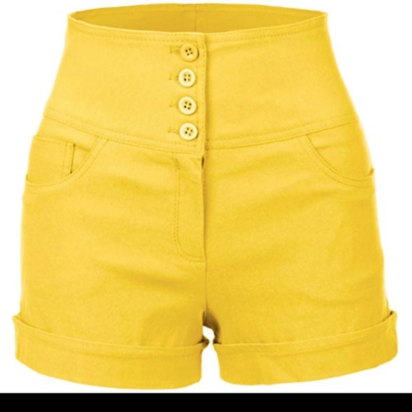 Pants - High-waisted yellow shorts